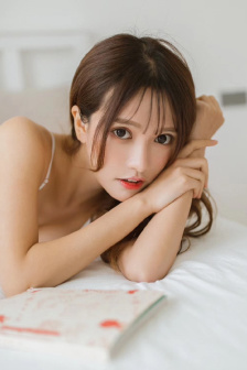 高压监狱女狱警满天星叫什么名字